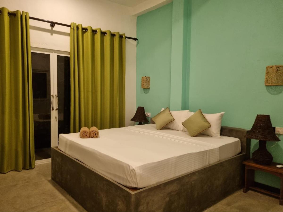H&C Heaven Beach Hotel Unawatuna Exterior photo